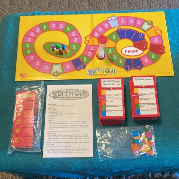 Sort It Out! Board Game - Picture 2 of 3